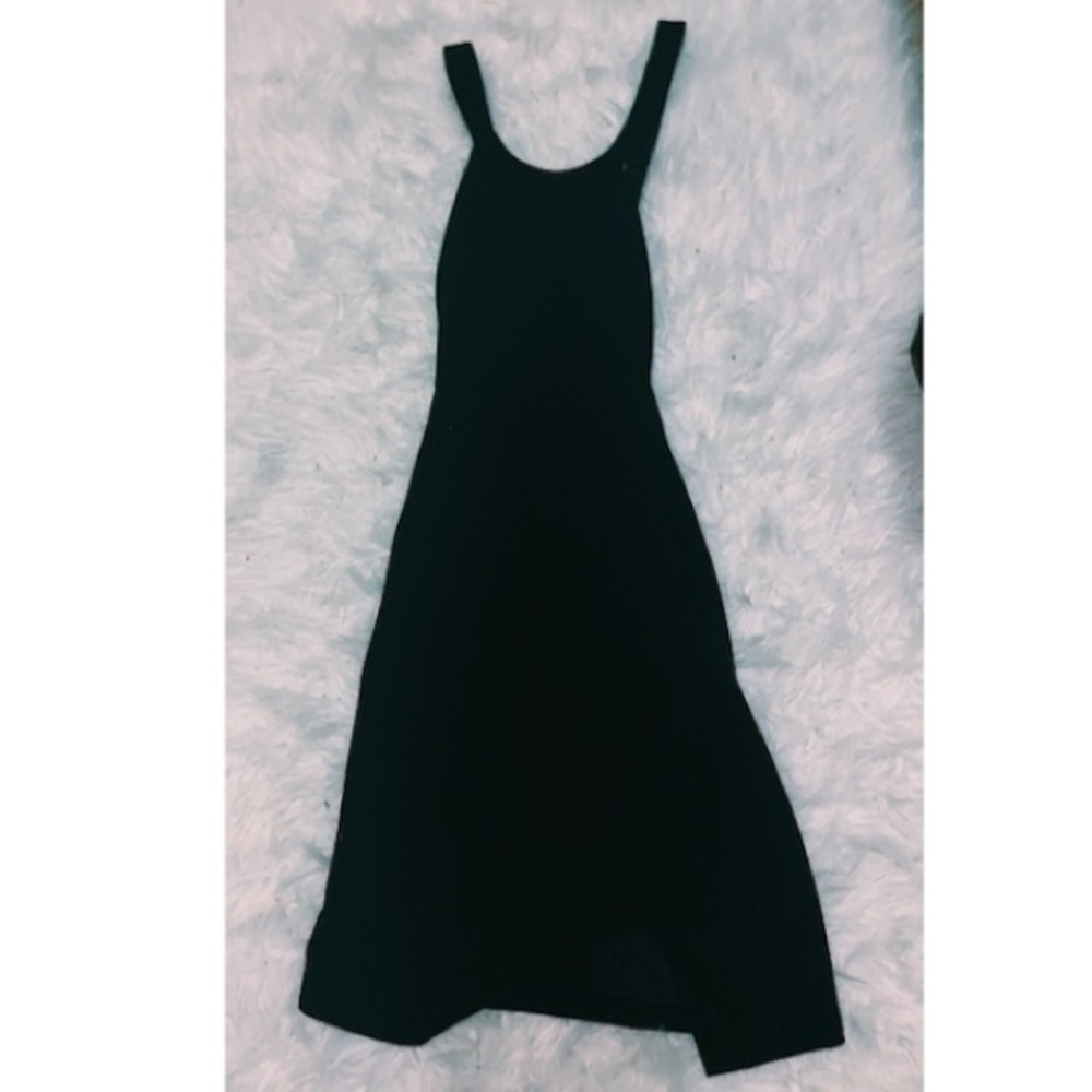 NEW Elizabeth and James Black Halter Dress